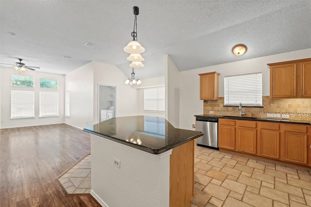 1526 Sugar Bush Trail Allen, TX 75002