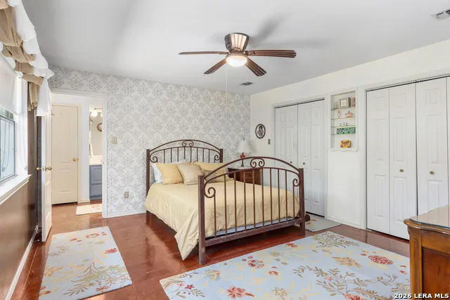 1800 FOOTHILLS DR Kerrville, TX 78028