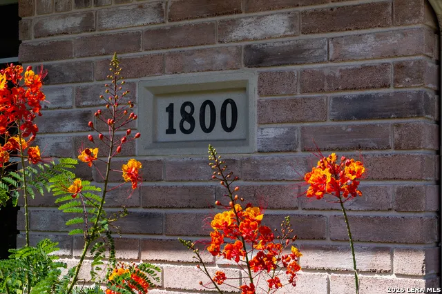 1800 FOOTHILLS DR Kerrville, TX 78028