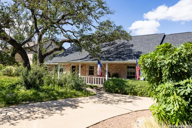 1800 FOOTHILLS DR Kerrville, TX 78028