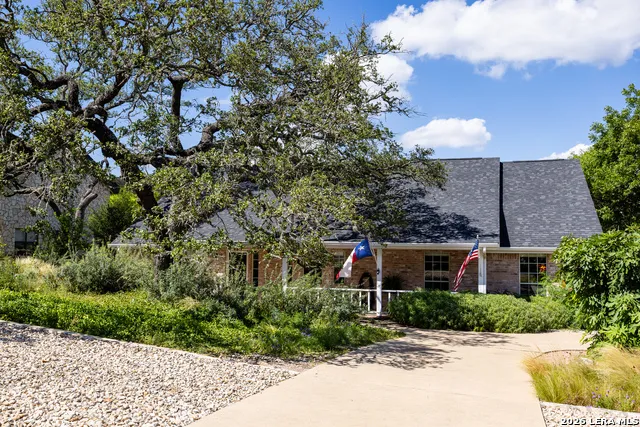 1800 FOOTHILLS DR Kerrville, TX 78028