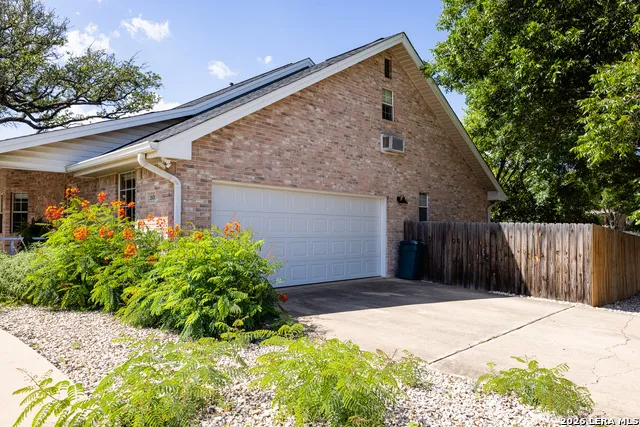 1800 FOOTHILLS DR Kerrville, TX 78028