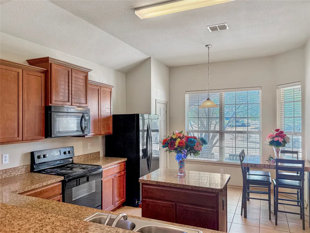 1805 Overlook Drive Lancaster, TX 75146