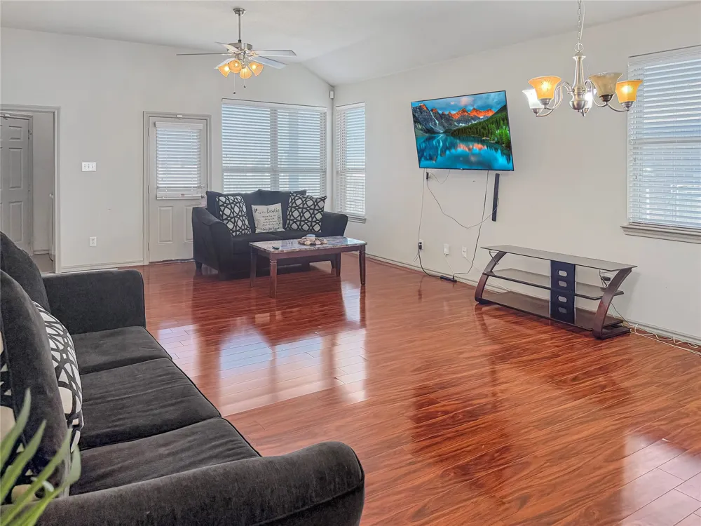 1805 Overlook Drive Lancaster, TX 75146