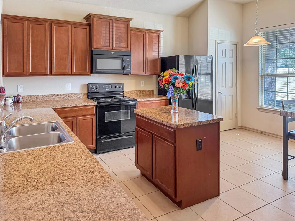 1805 Overlook Drive Lancaster, TX 75146