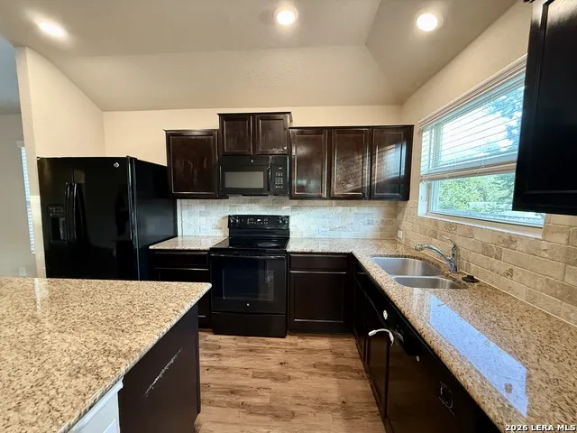 2934 Meadow New Braunfels, TX 78130
