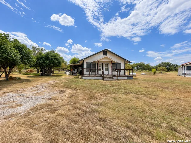 3050 COMMERCE ST Campbellton, TX 78008
