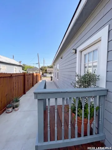 404 S Olive San Antonio, TX 78203