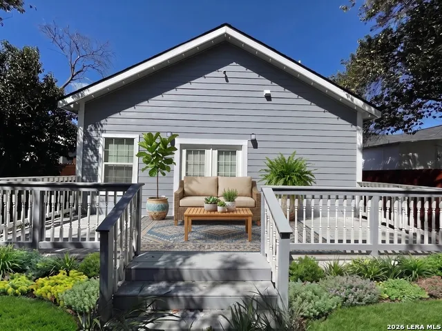 404 S Olive San Antonio, TX 78203