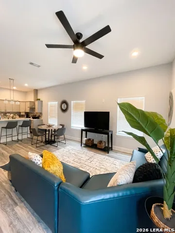 404 S Olive San Antonio, TX 78203