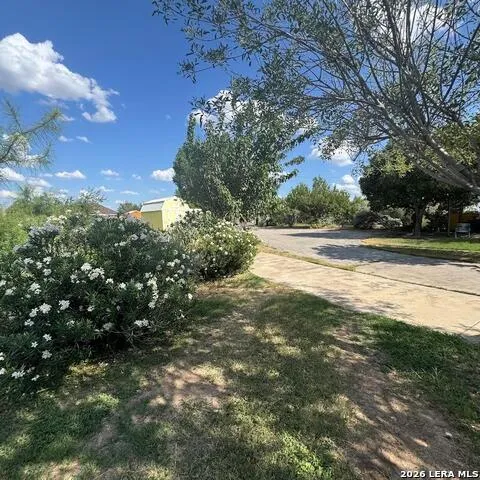 1707 Rainbow Road Eagle Pass, TX 78852