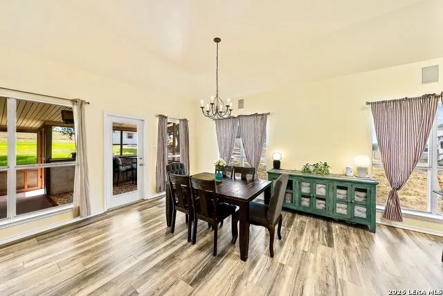 516 Lake Valley Dr La Vernia, TX 78121