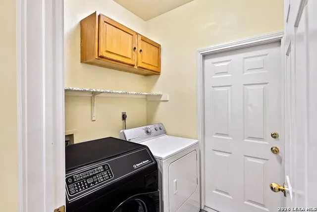 516 Lake Valley Dr La Vernia, TX 78121