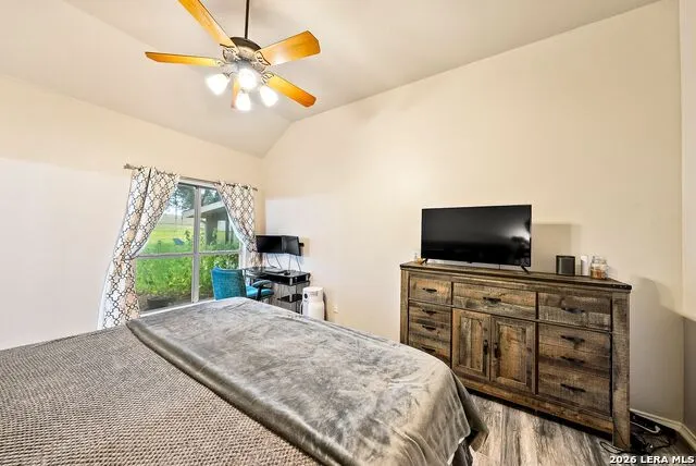 516 Lake Valley Dr La Vernia, TX 78121