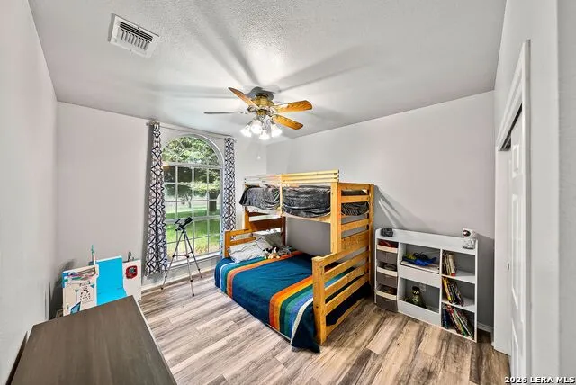 516 Lake Valley Dr La Vernia, TX 78121