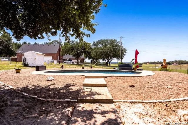 516 Lake Valley Dr La Vernia, TX 78121