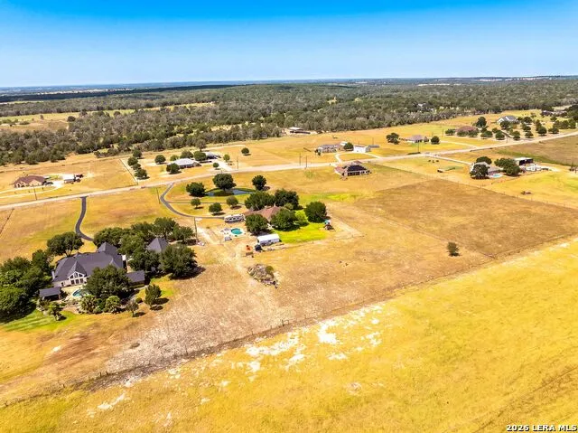 516 Lake Valley Dr La Vernia, TX 78121