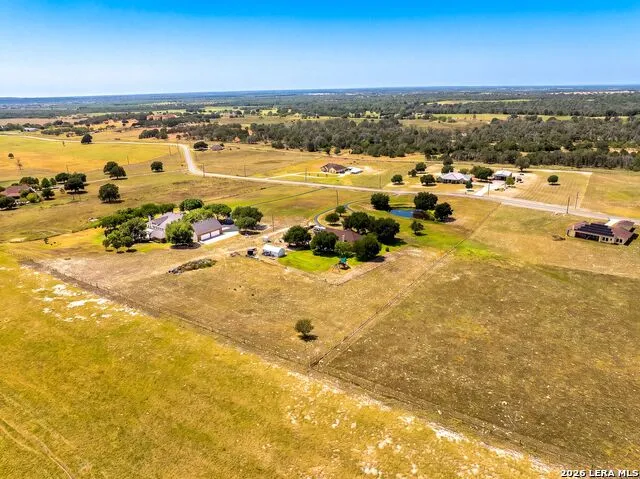 516 Lake Valley Dr La Vernia, TX 78121