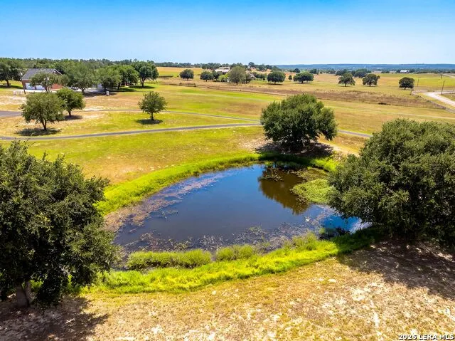 516 Lake Valley Dr La Vernia, TX 78121
