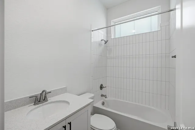 2202 Briggs Summit San Antonio, TX 78245