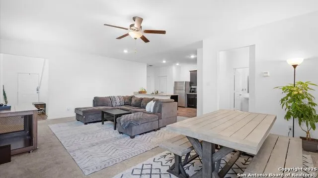 3923 Trail De Paris New Braunfels, TX 78132