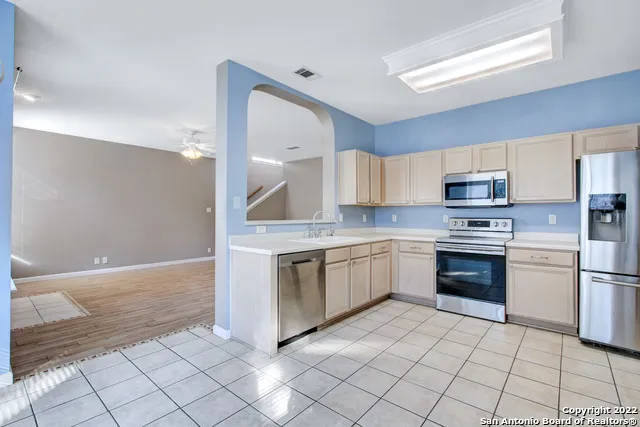 8615 Tioga Helotes, TX 78023