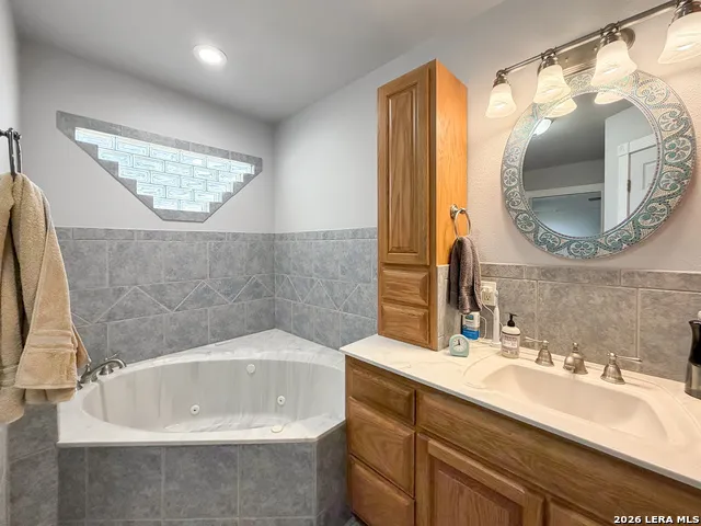 301 Canyon Edge Canyon Lake, TX 78133
