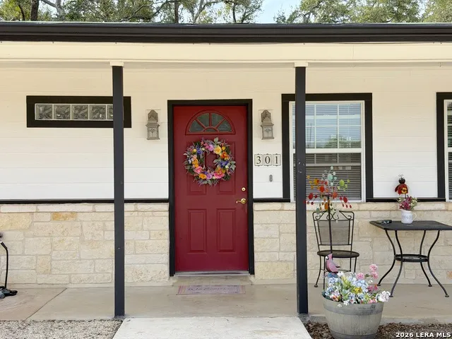 301 Canyon Edge Canyon Lake, TX 78133