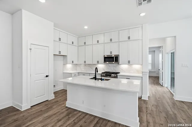 2210 Briggs Summit San Antonio, TX 78245