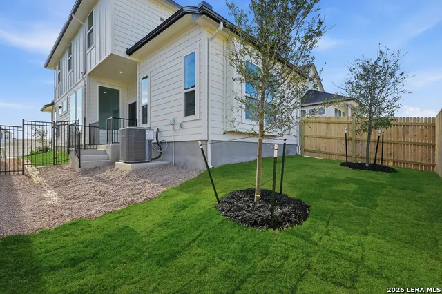 2210 Briggs Summit San Antonio, TX 78245