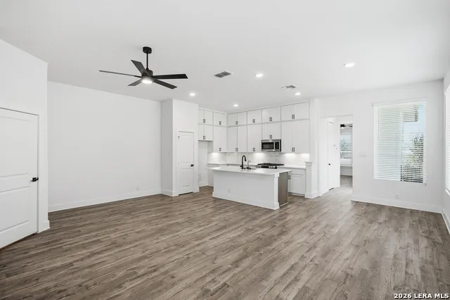 2210 Briggs Summit San Antonio, TX 78245