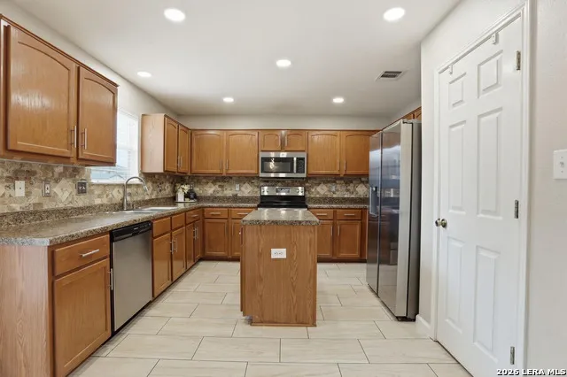 5930 Sapphire Cave San Antonio, TX 78222