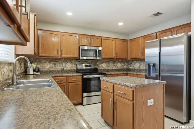 5930 Sapphire Cave San Antonio, TX 78222