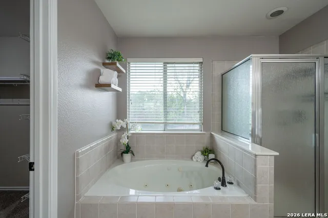 2047 Walsbrook San Antonio, TX 78260