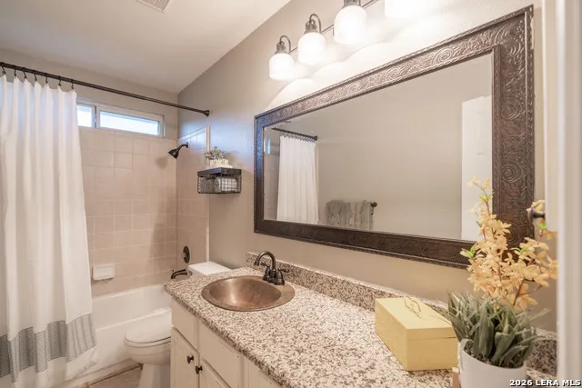 2047 Walsbrook San Antonio, TX 78260