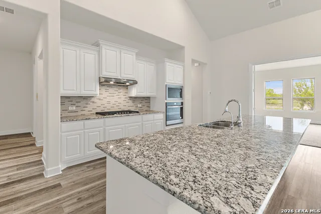 649 Legend Park Castroville, TX 78009