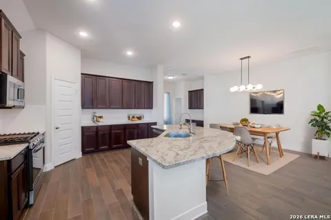3935 Brazos Bnd