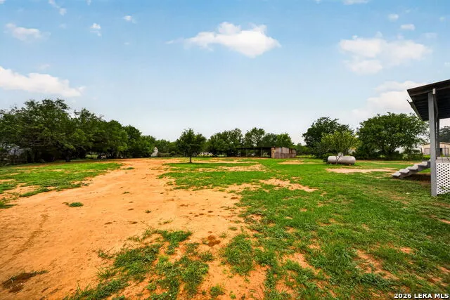 147 County Road 6841 Lytle, TX 78052