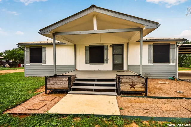 147 County Road 6841 Lytle, TX 78052