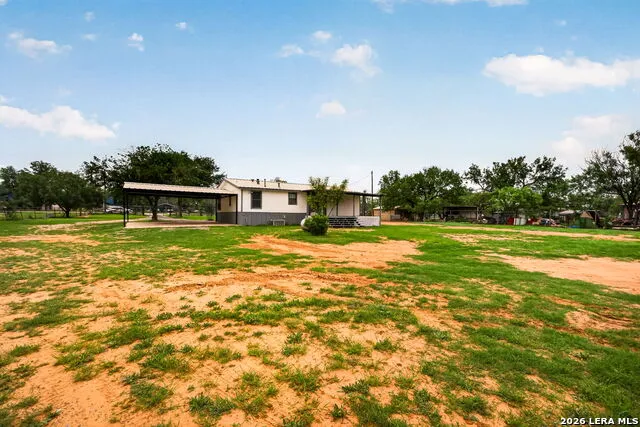 147 County Road 6841 Lytle, TX 78052