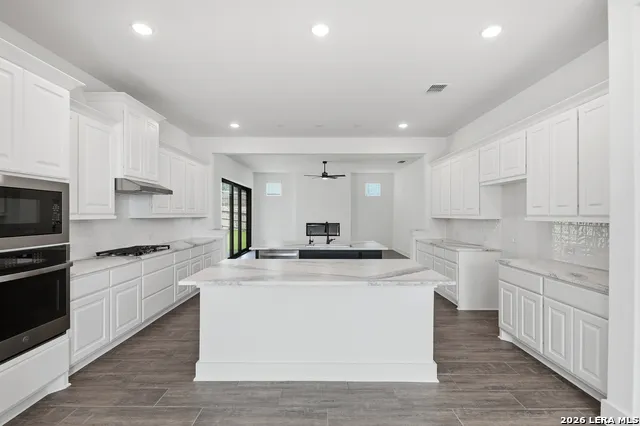 102 Kari Drive Castroville, TX 78009