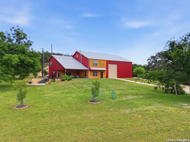 197 TWO SISTERS RD Medina, TX 78055