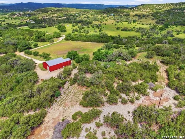 197 TWO SISTERS RD Medina, TX 78055