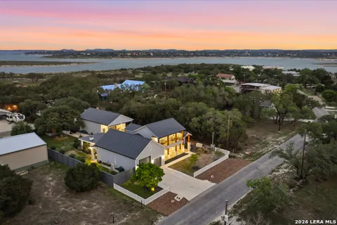 2551 Lakeshore Dr