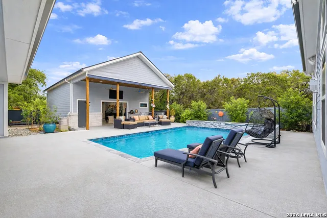2551 Lakeshore Dr Canyon Lake, TX 78133