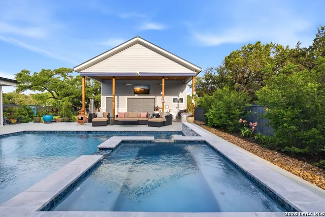 2551 Lakeshore Dr Canyon Lake, TX 78133
