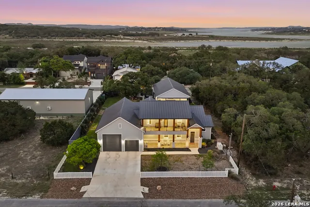 2551 Lakeshore Dr Canyon Lake, TX 78133