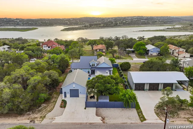 2551 Lakeshore Dr Canyon Lake, TX 78133