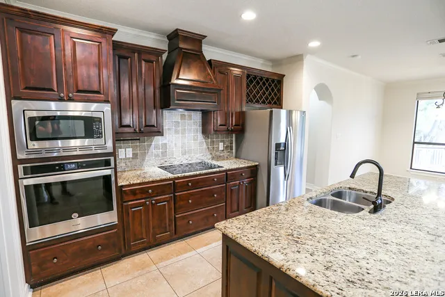 10406 RINDERFARM CT New Braunfels, TX 78132