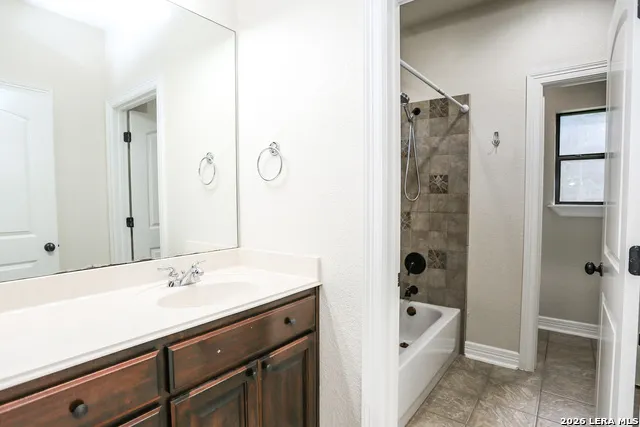 10406 RINDERFARM CT New Braunfels, TX 78132